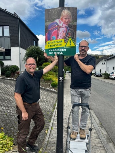 Dorfvereine erinnern an                                                                                                   Rücksicht im Straßenverkehr für i-Dötzchen